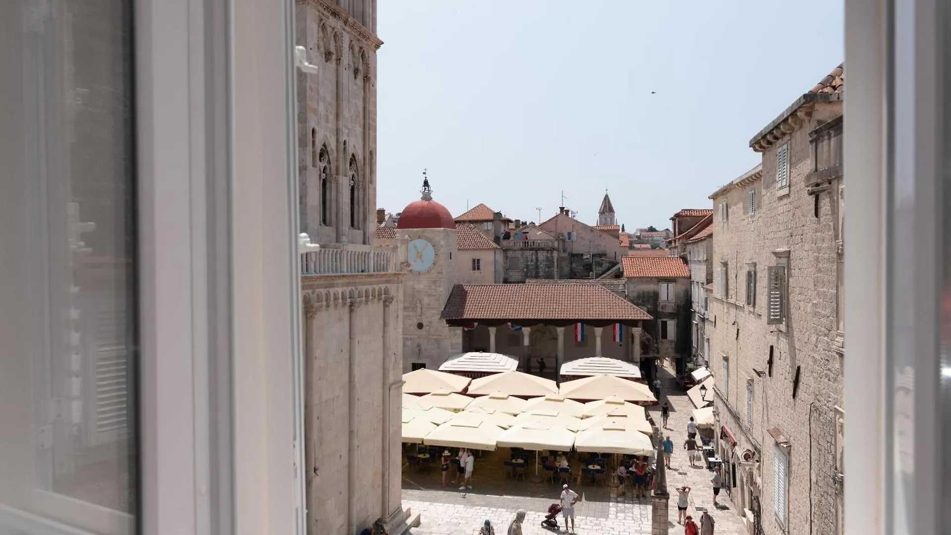 Trogir Square View-Heritage Apartments Croatia